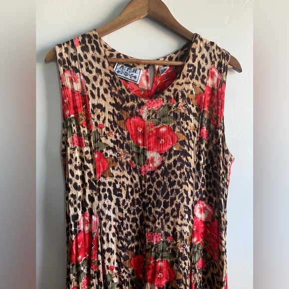 M.P.H -  Leopard 🐆 and Rose 🌹 Dress - Picture 2 of 10